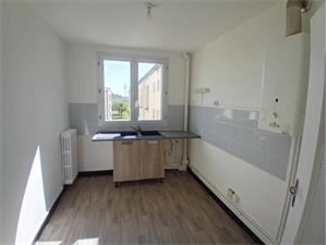 t4 à la location -   08400  VOUZIERS, surface 81 m2 location t4 - UBI471406139